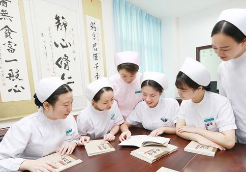 護(hù)理和助產(chǎn)哪個(gè)專業(yè)好