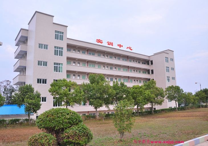 貴州省機(jī)械工業(yè)學(xué)校